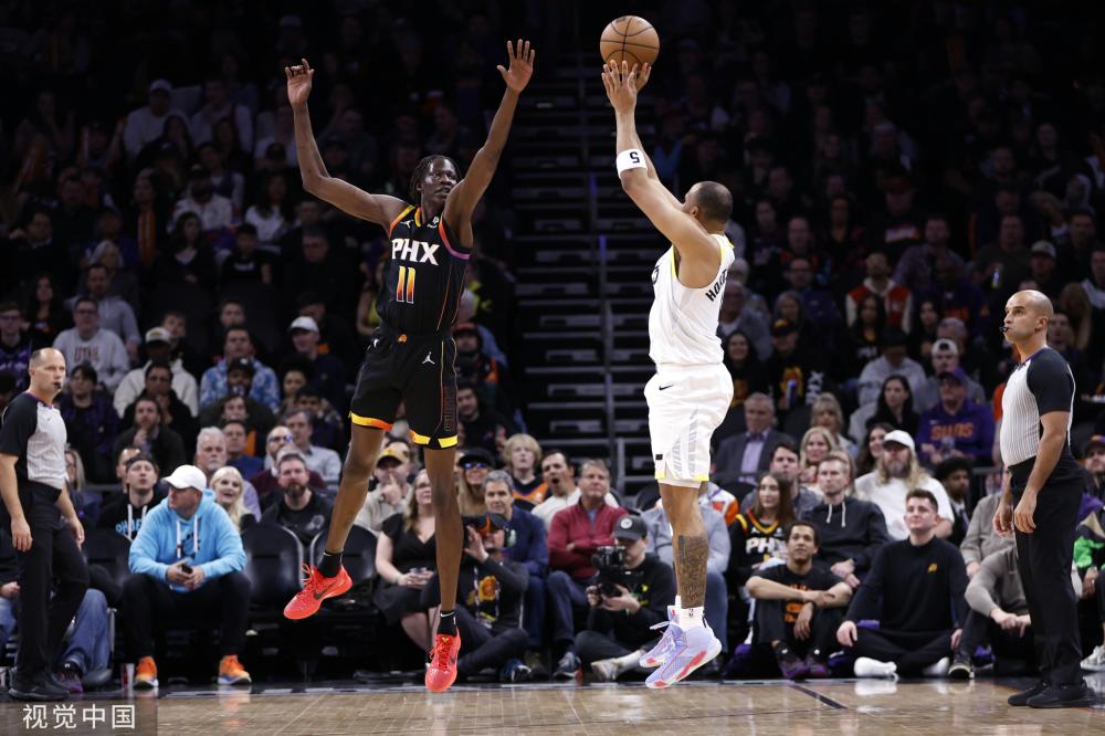 强调从青少 强调从青少